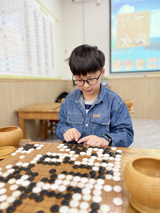 對(duì)弈個(gè)人照5_副本.jpg 對(duì)弈個(gè)人照5_副本.jpg